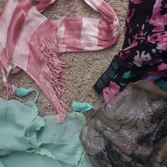 Bundle of Neck Scarves - Picture 3 of 3